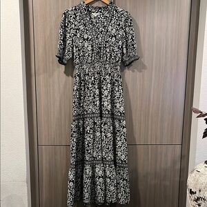 Max Studio Black and White Tiered Puff Sleeve Sundress